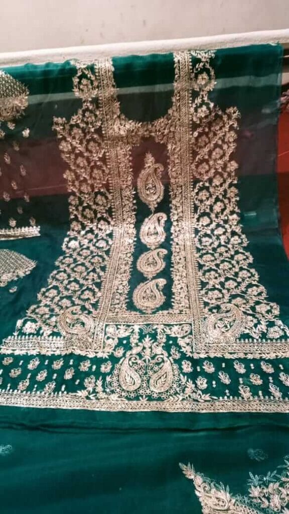 image hand embroidery by masroor